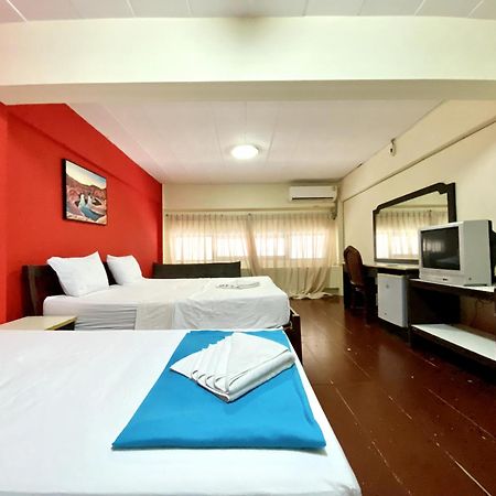 Patong Adventure Hostel Exterior foto