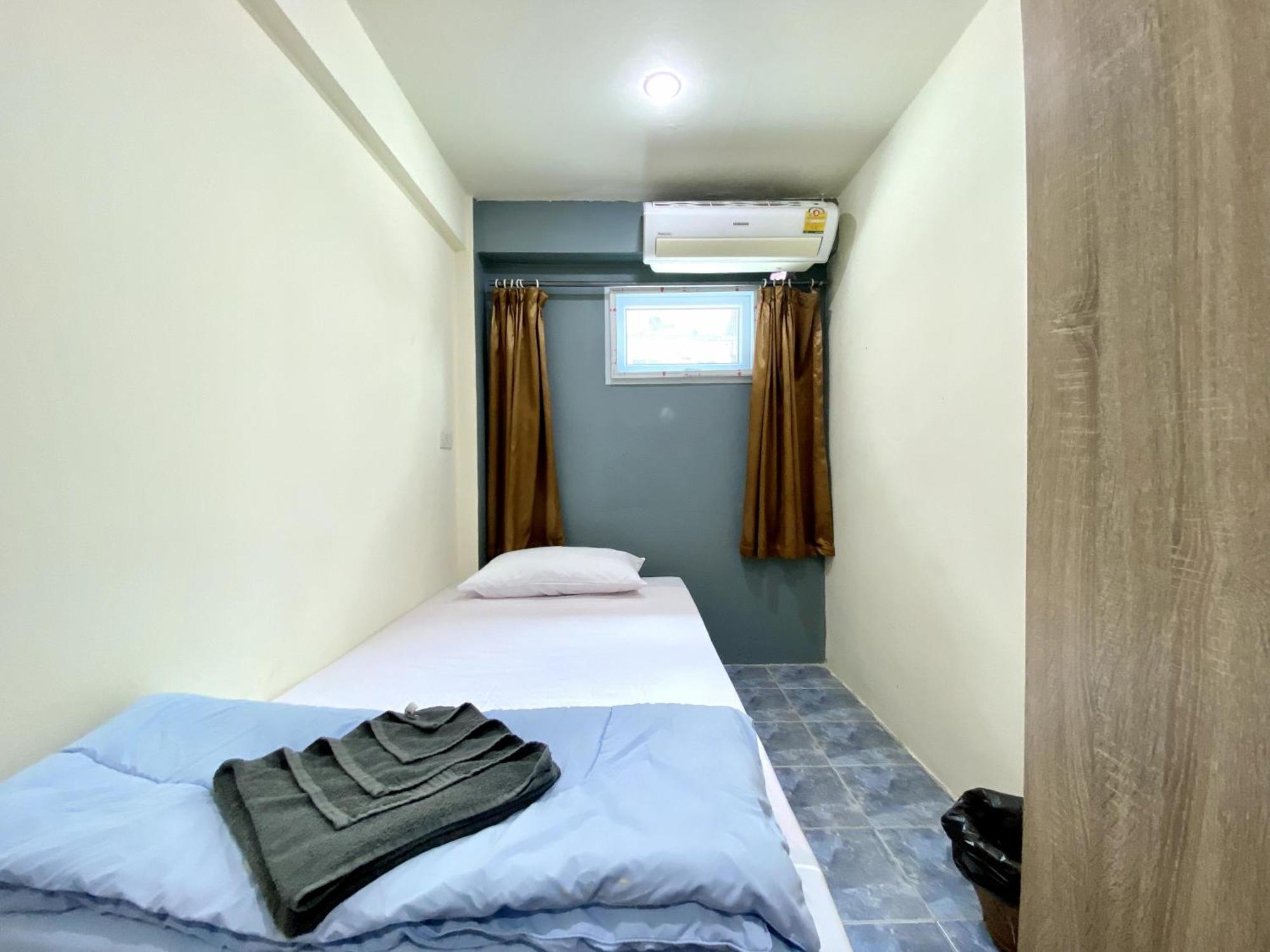 Patong Adventure Hostel Exterior foto