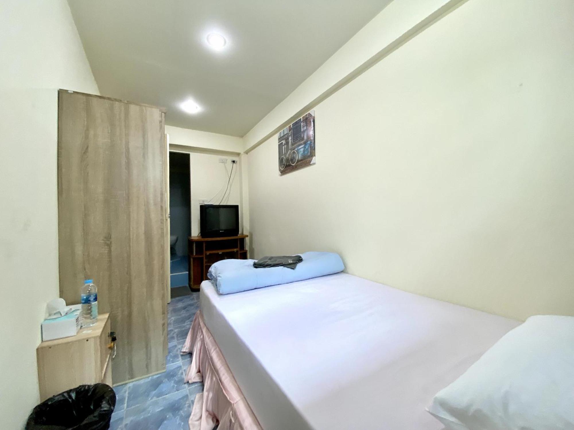 Patong Adventure Hostel Exterior foto